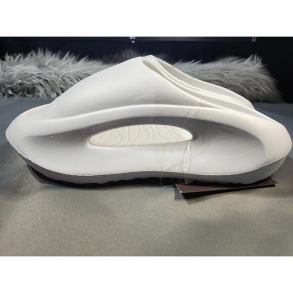 Trillium size 7 - Picture 6 of 6